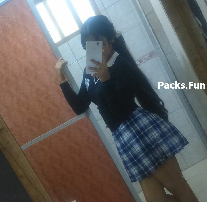 Pack filtrado de colegiala pendeja + nudes 10