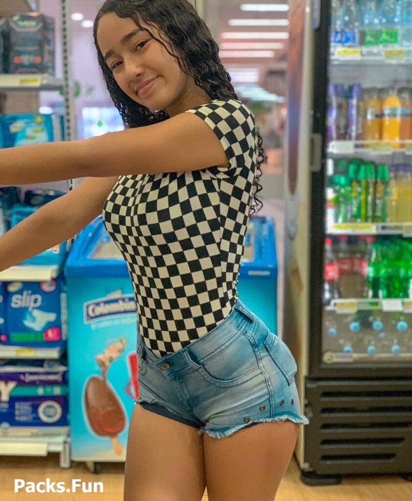 La chica del kiosco me manda nudes 10