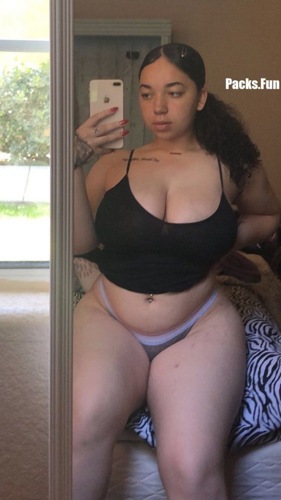 Gordita de enormes tetas 10