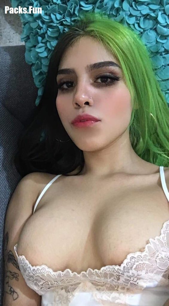 Preciosa flaquita tetona deliciosa 10