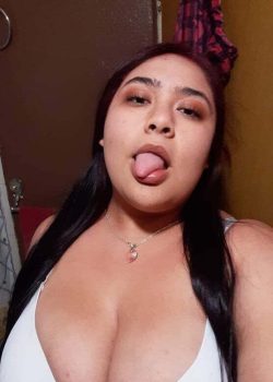 Gordibuena mostrando las tetas 1