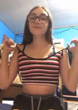 Video Mostrando Las Tetas 5