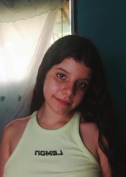 Rica putita mostrando las tetas 15