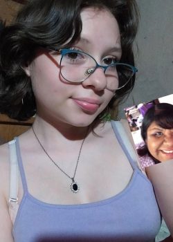Tierna adolescente manda su pack 2