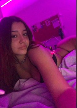 Milagros morra metiéndose mano 17