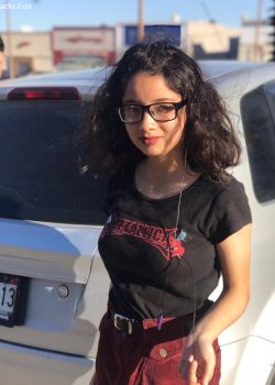 Linda tetona metalera 18